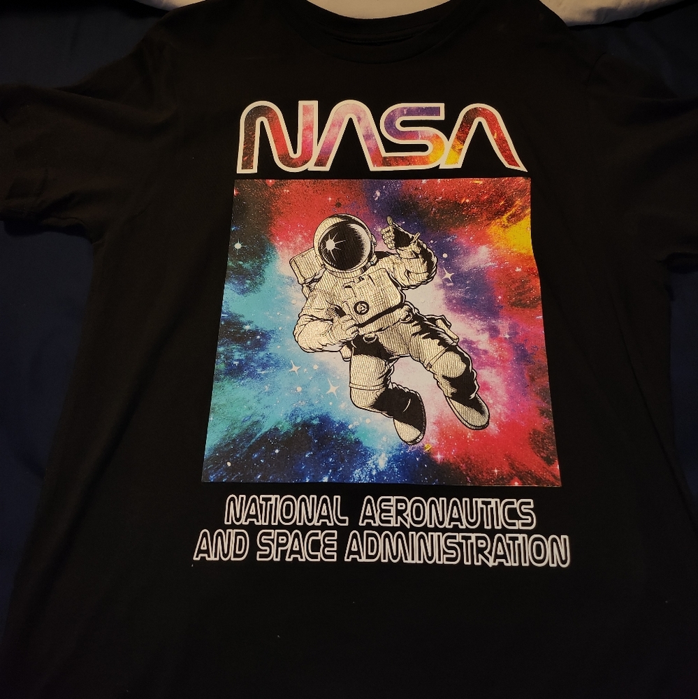 Nasa T Shirt Large Black Short sleeve no tags, but never worn